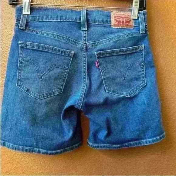 Levi's Women's Mid-Length Jean Shorts Size
24 Excellent Condition! - Picture 8 of 12